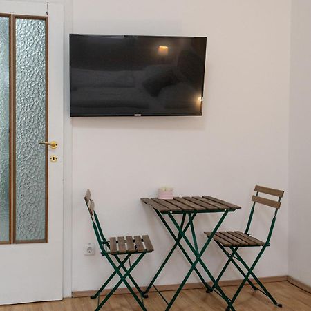 Budget City Stay - Near Wiener Stadthalle Ideal For Longstays 外观 照片