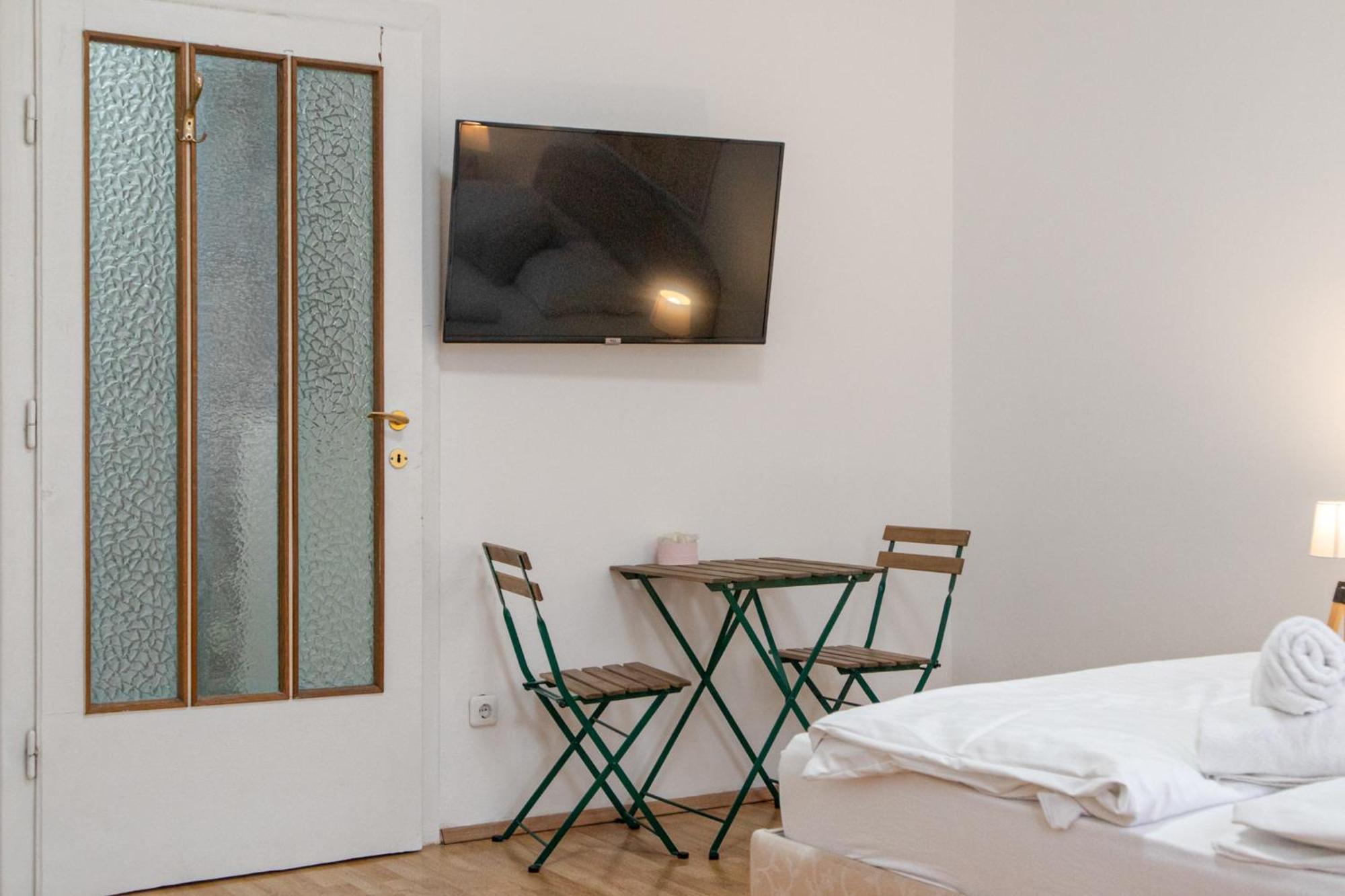 Budget City Stay - Near Wiener Stadthalle Ideal For Longstays 外观 照片