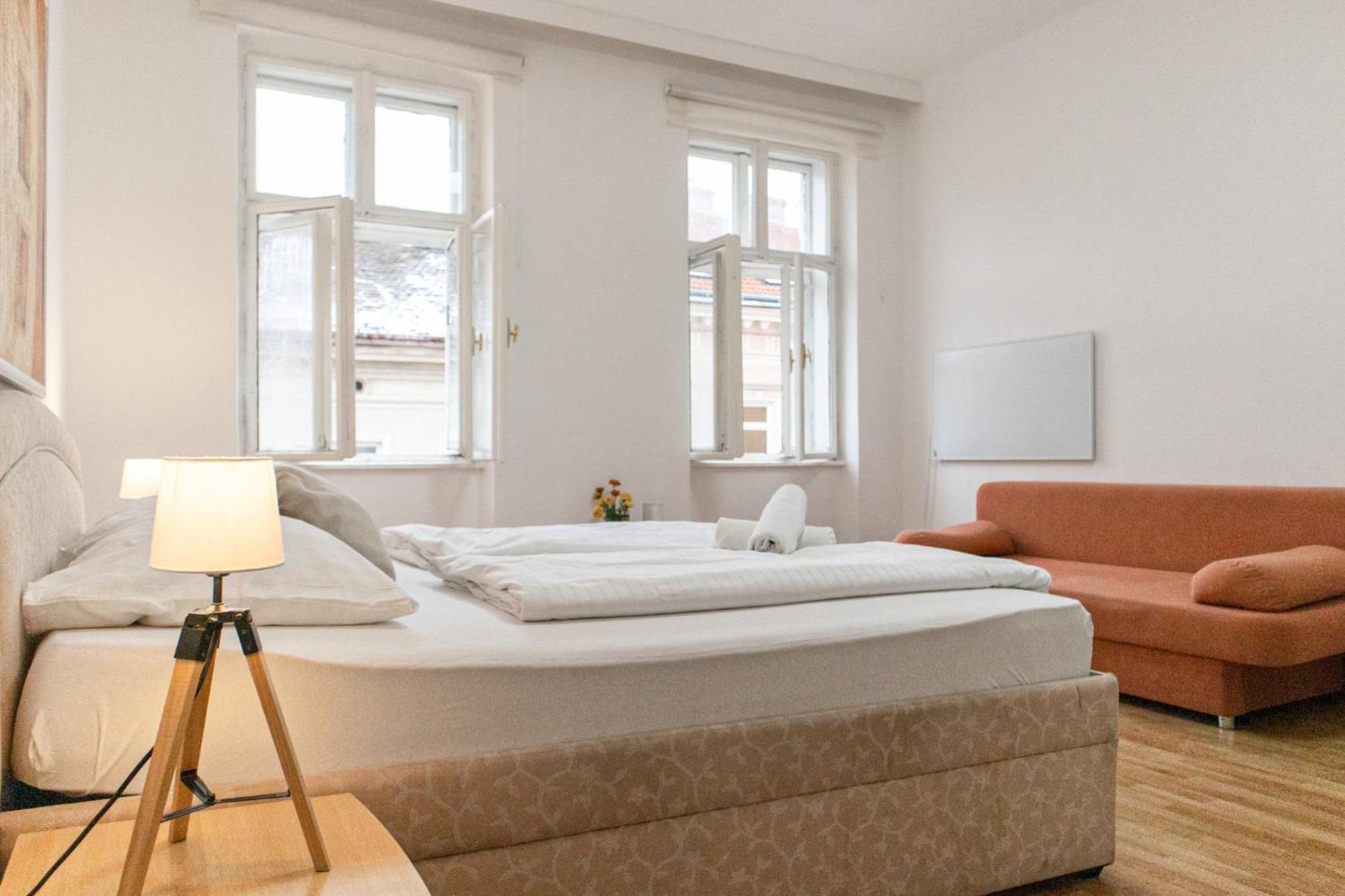 Budget City Stay - Near Wiener Stadthalle Ideal For Longstays 外观 照片